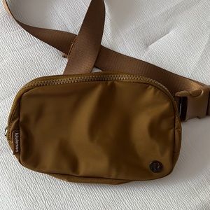 COPY - Lululemon Burnt Caramel Belt Bag 1L